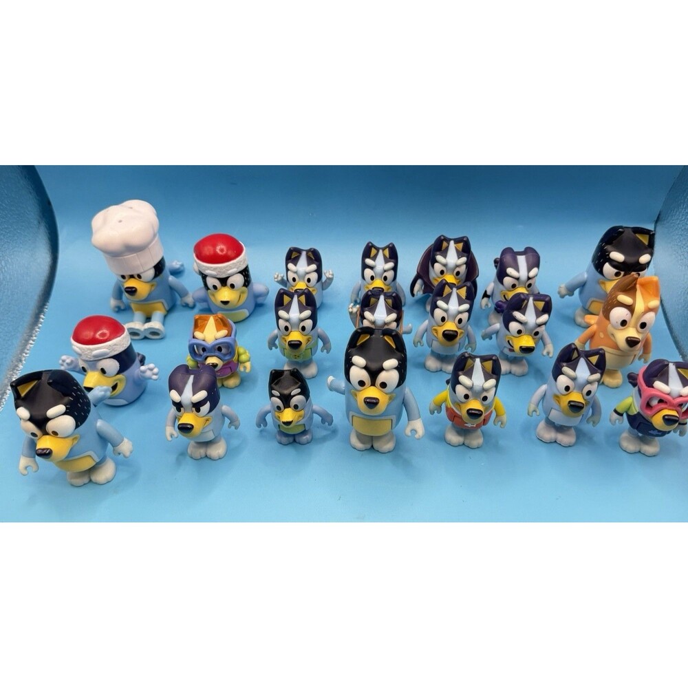 Bluey Figure Lot of 21 Bingo Bandit Costume Holiday Character Toys Moose